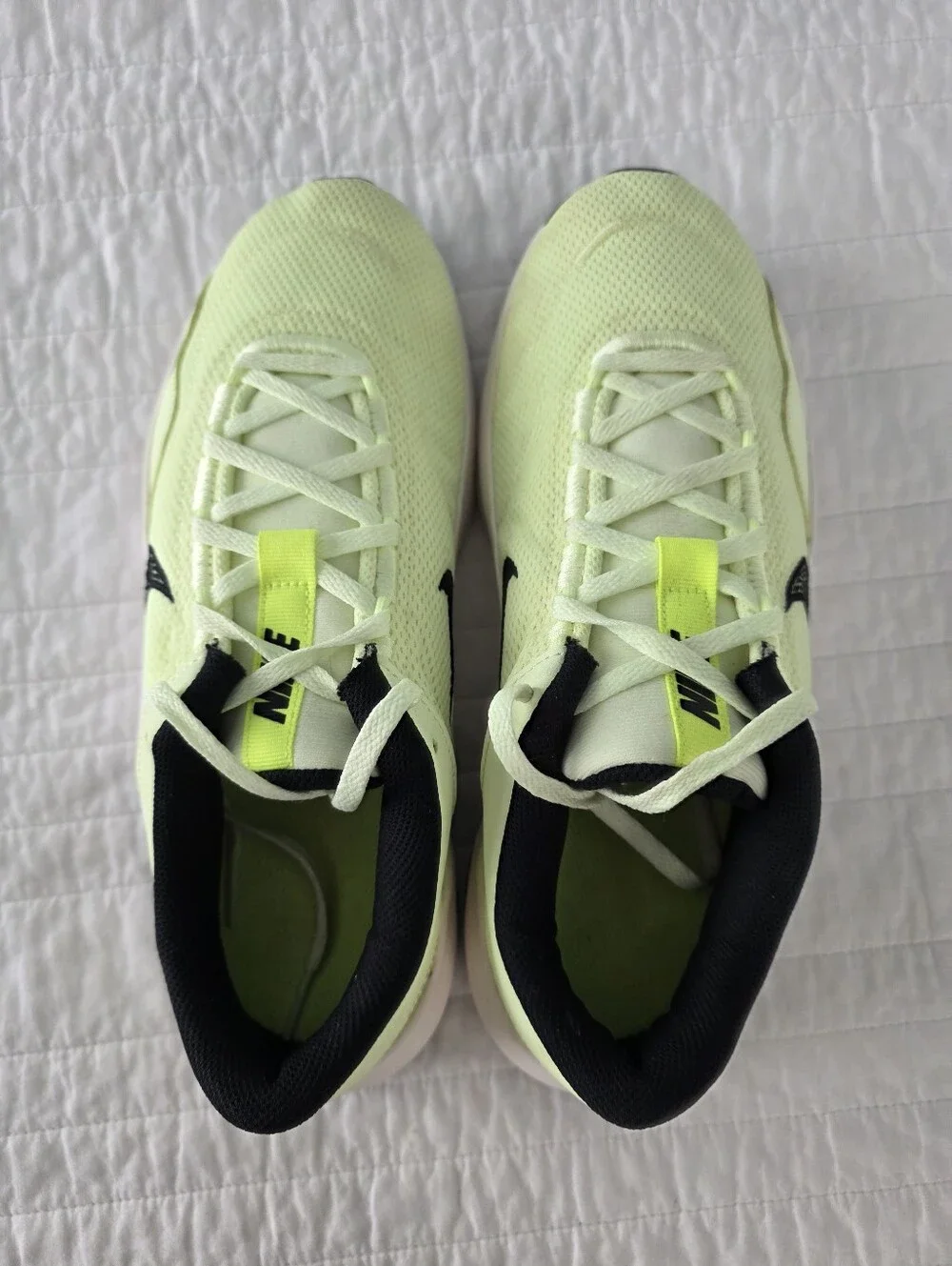 Nike Legend Essential 3 Neon Yellow/Black Running Shoes Mens 9.5